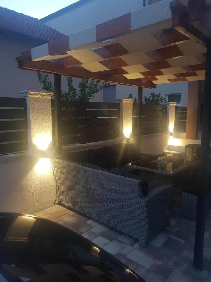 Shine Apartment 扎达尔 外观 照片