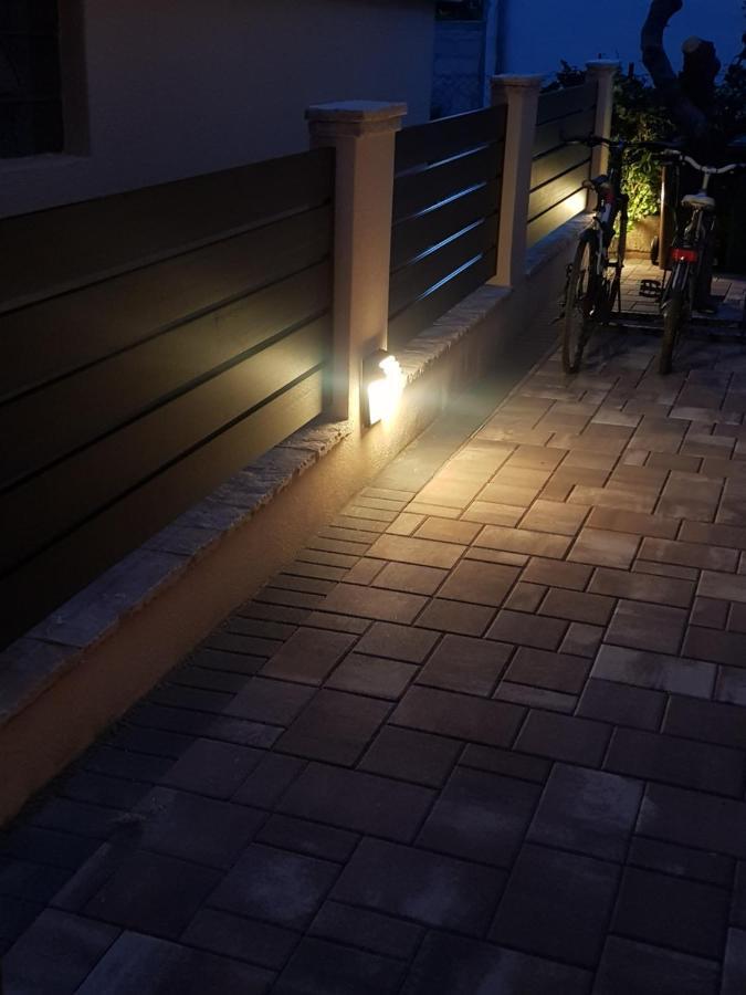 Shine Apartment 扎达尔 外观 照片